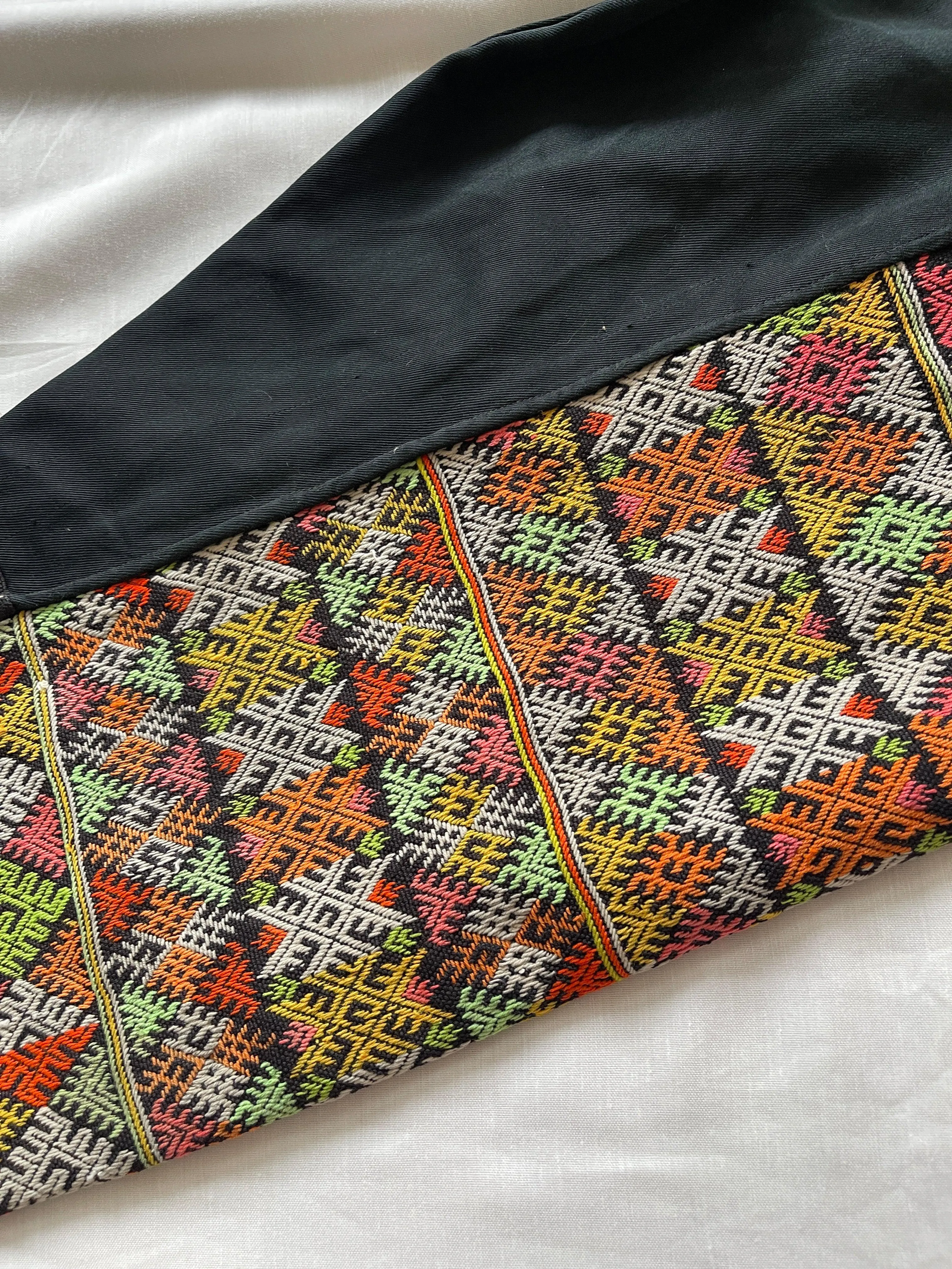 5171 Vintage Yao Tribal Pants with Embroidery
