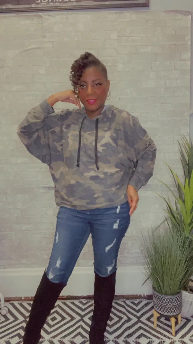 Boxy Camo Print Sweatshirt Hoodie, Plus