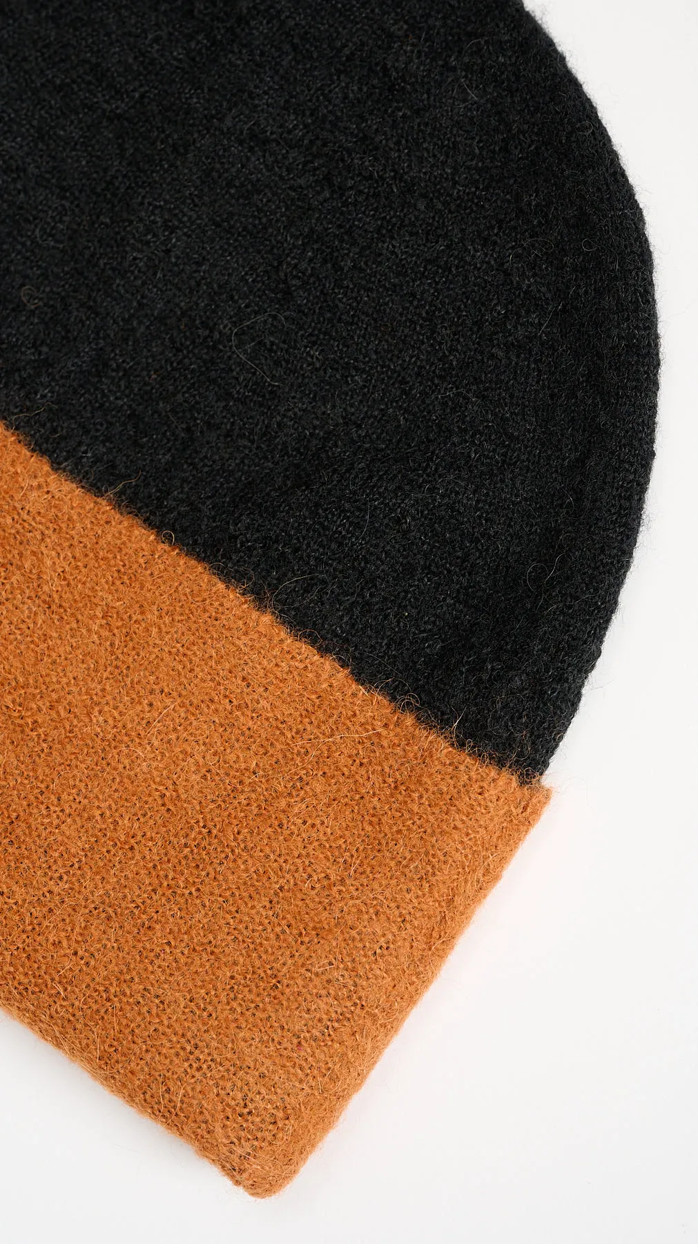 Interplay Beanie in Black Hued