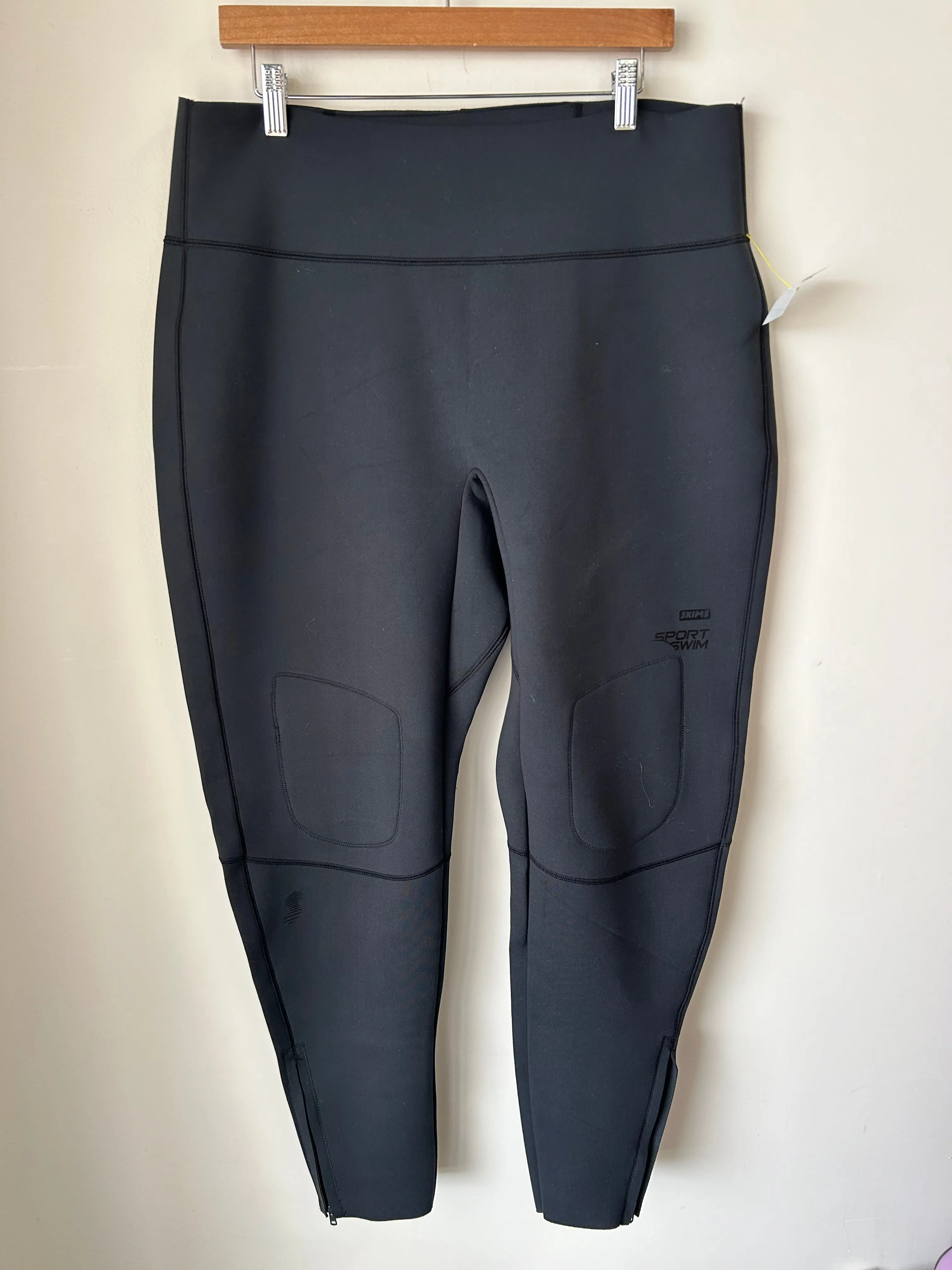 Skims Athletic Pants Size 3XL